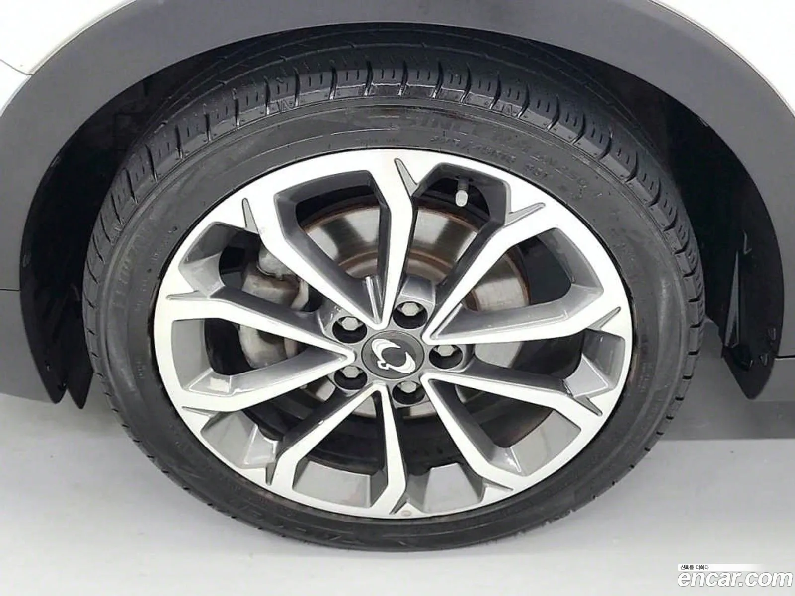 Kg Mobility Ssangyong Tivoli Armor Diesel Gear Plus 2Wd - фотография 4796490