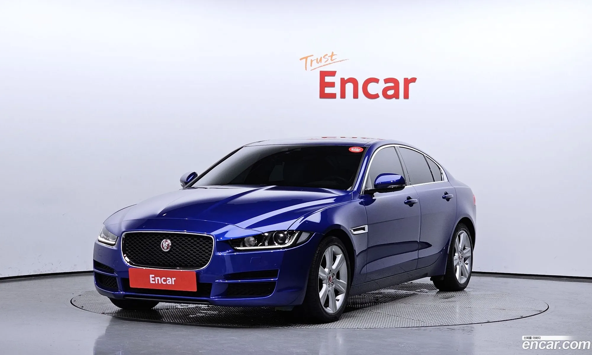 Jaguar Xe 20D Portfolio - фотография 4482519