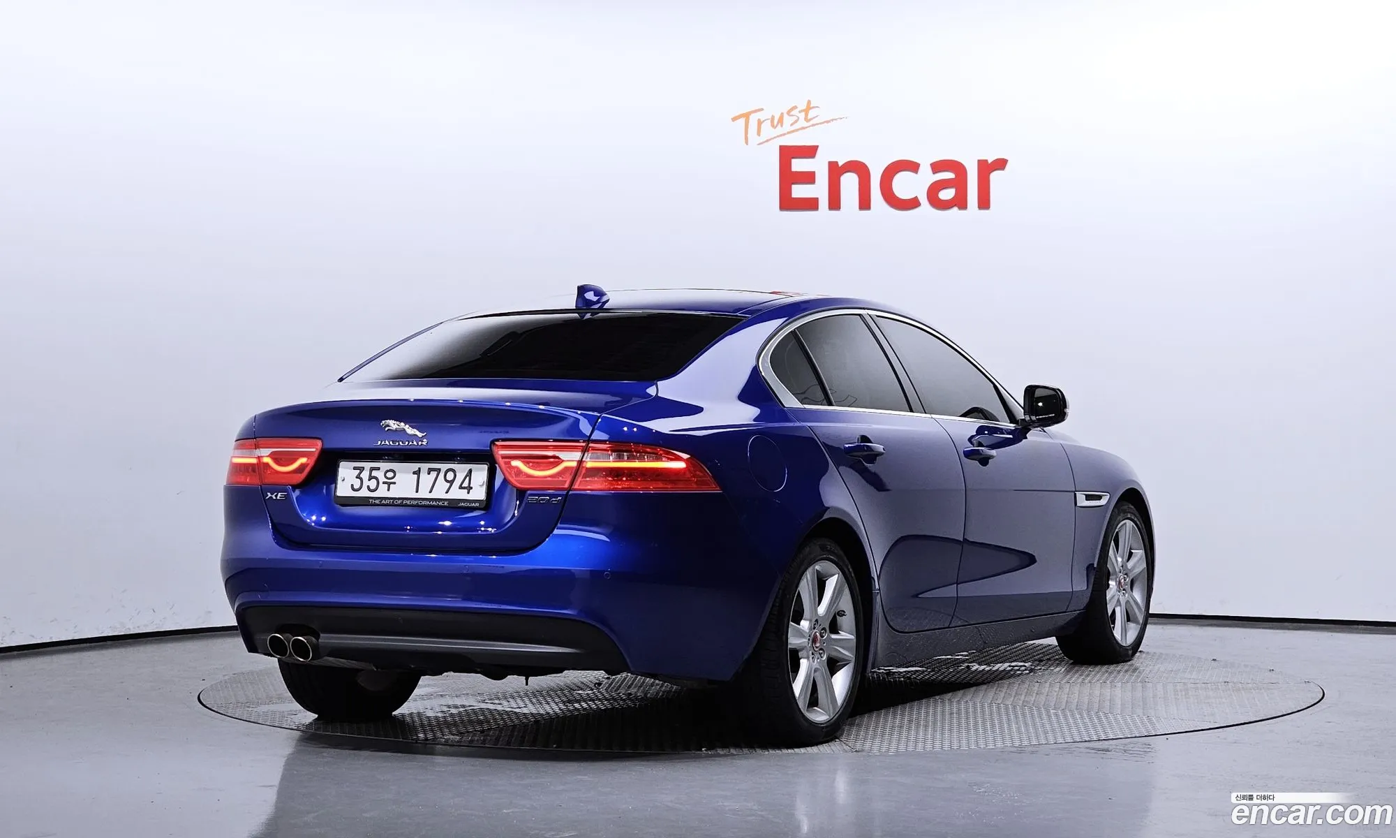 Jaguar Xe 20D Portfolio - фотография 4482520