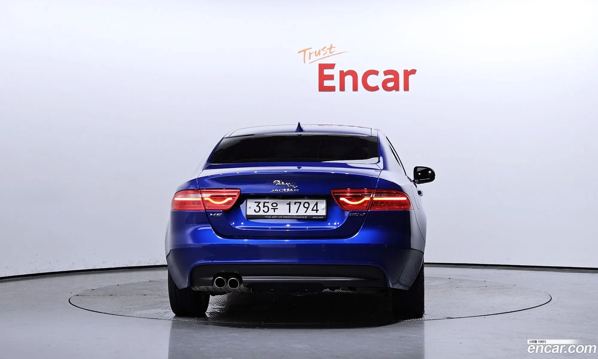 Jaguar Xe 20D Portfolio - фотография 4482522