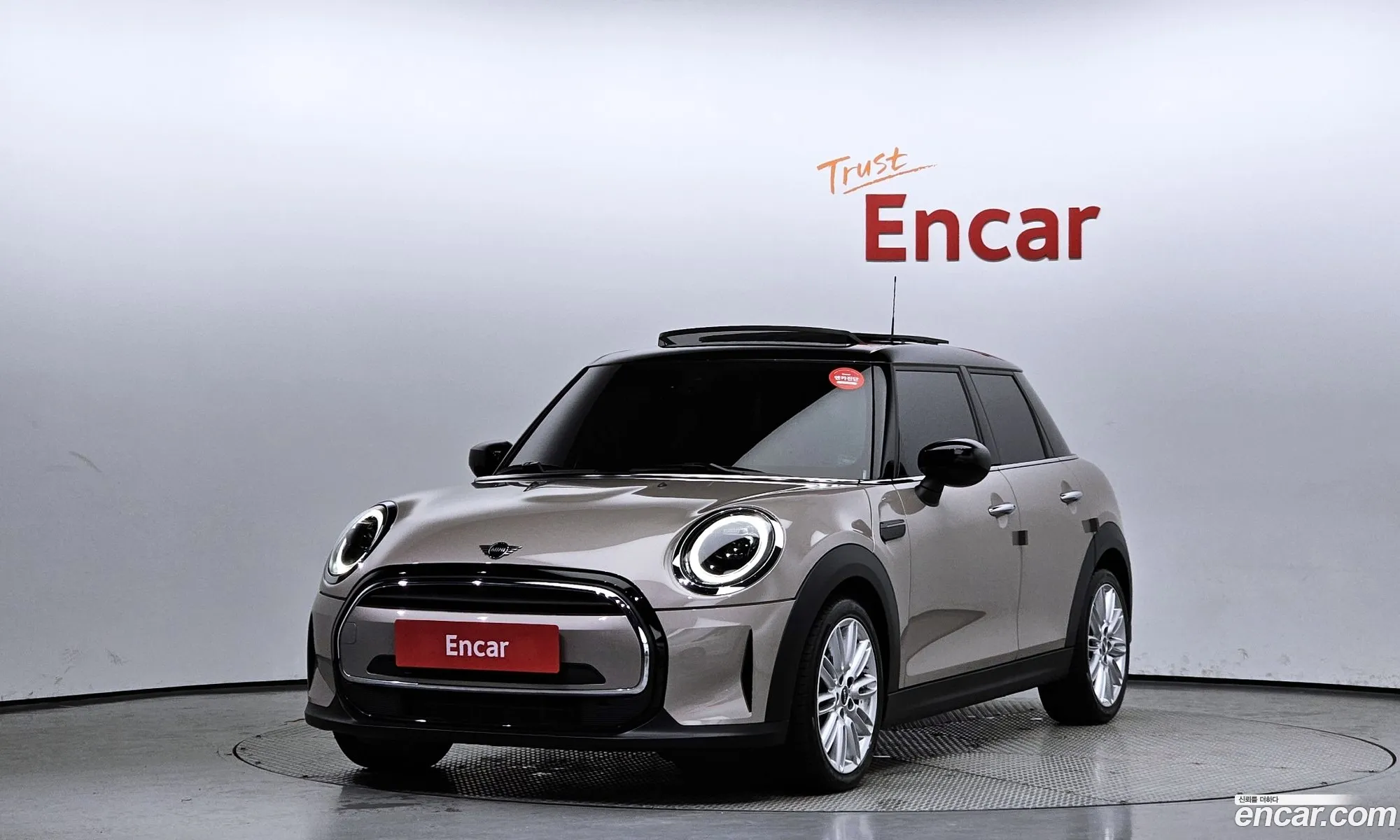Mini Cooper 5-Door Classic Plus 3Rd Generation - фотография 9349480