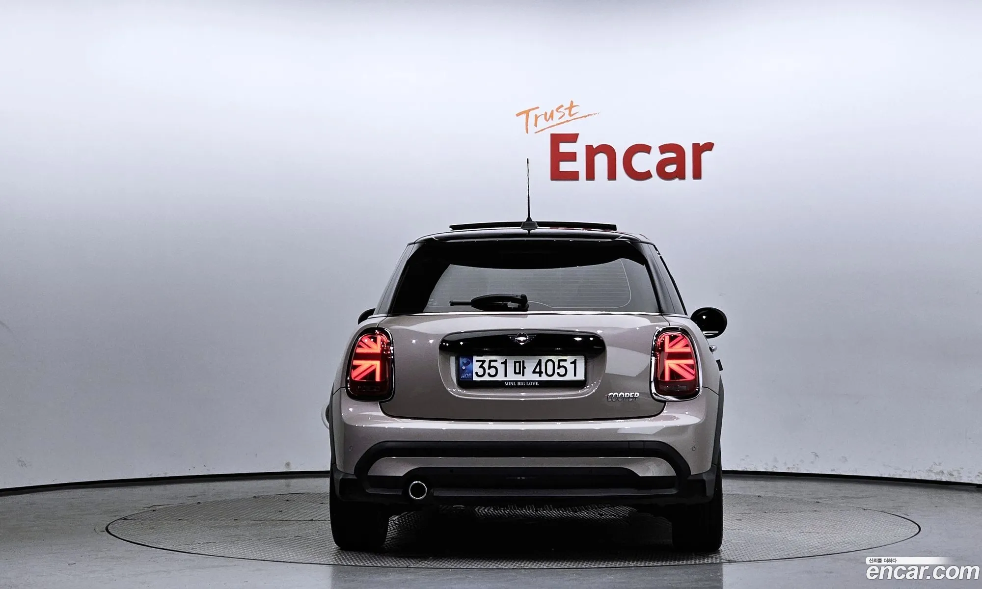 Mini Cooper 5-Door Classic Plus 3Rd Generation - фотография 9349483