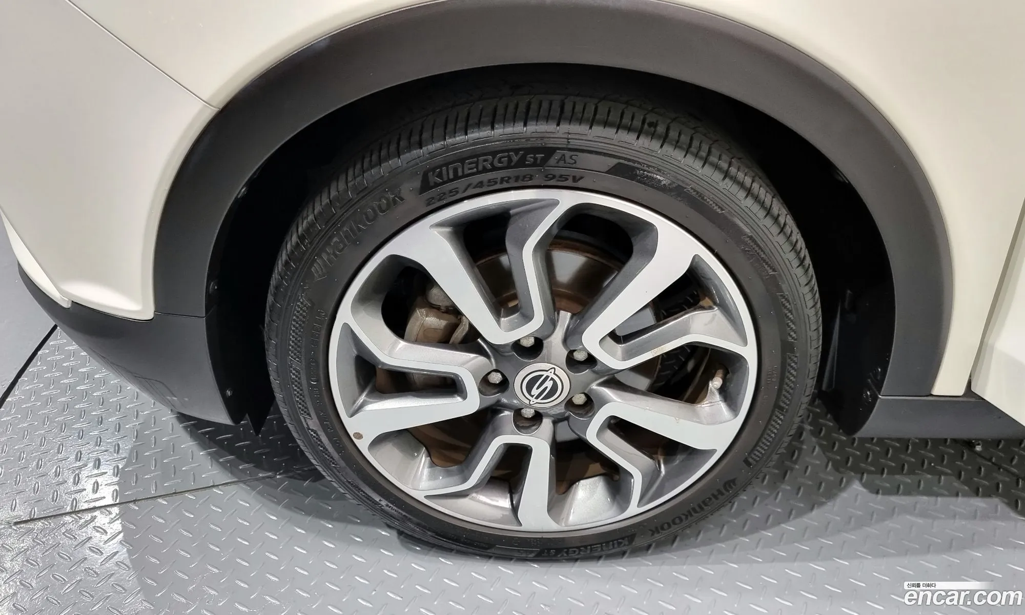 Kg Mobility Ssangyong Tivoli Diesel Vx 2Wd - фотография 4692667