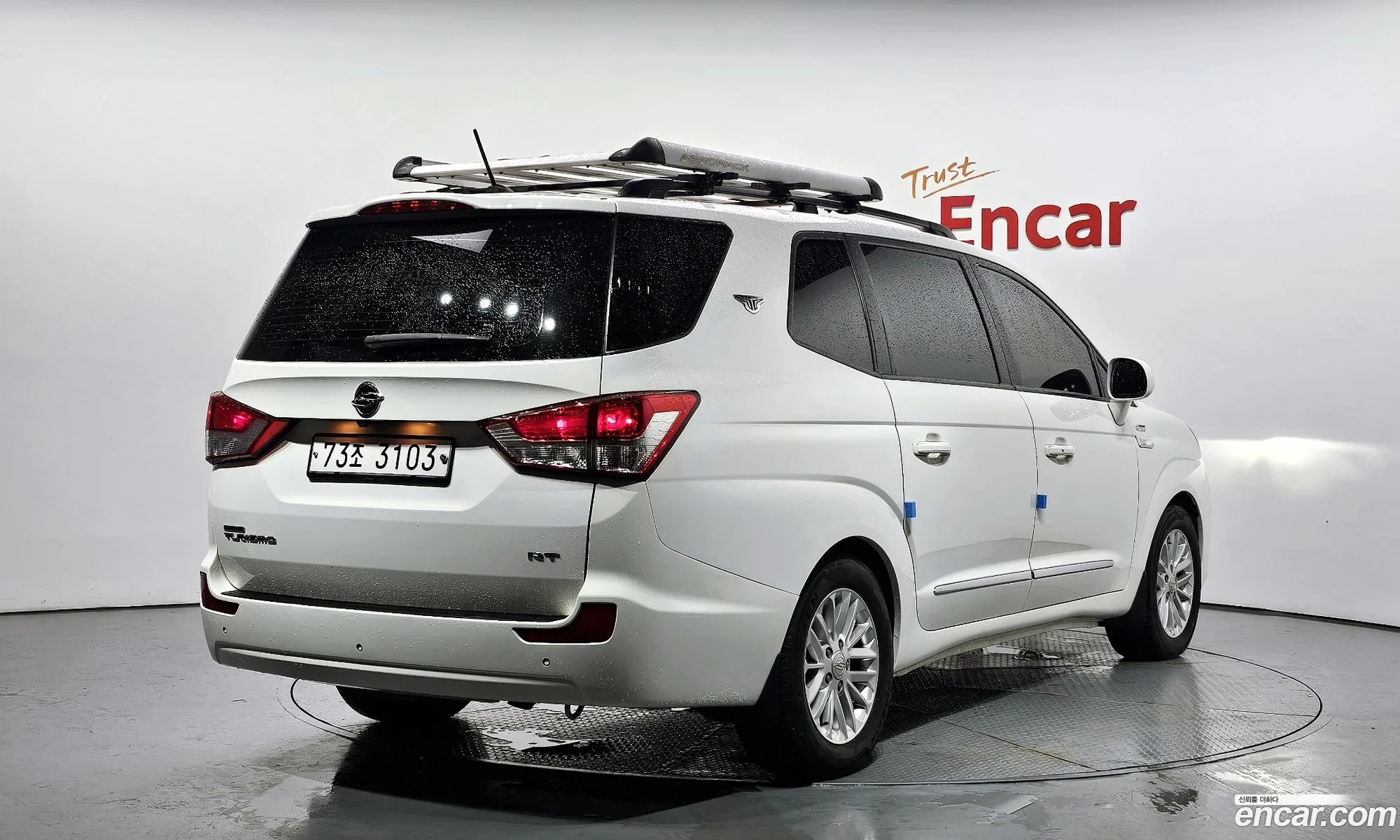 Kg Mobility Ssangyong Korando Turismo 4Wd Rt 11-Seater - фотография 7597527