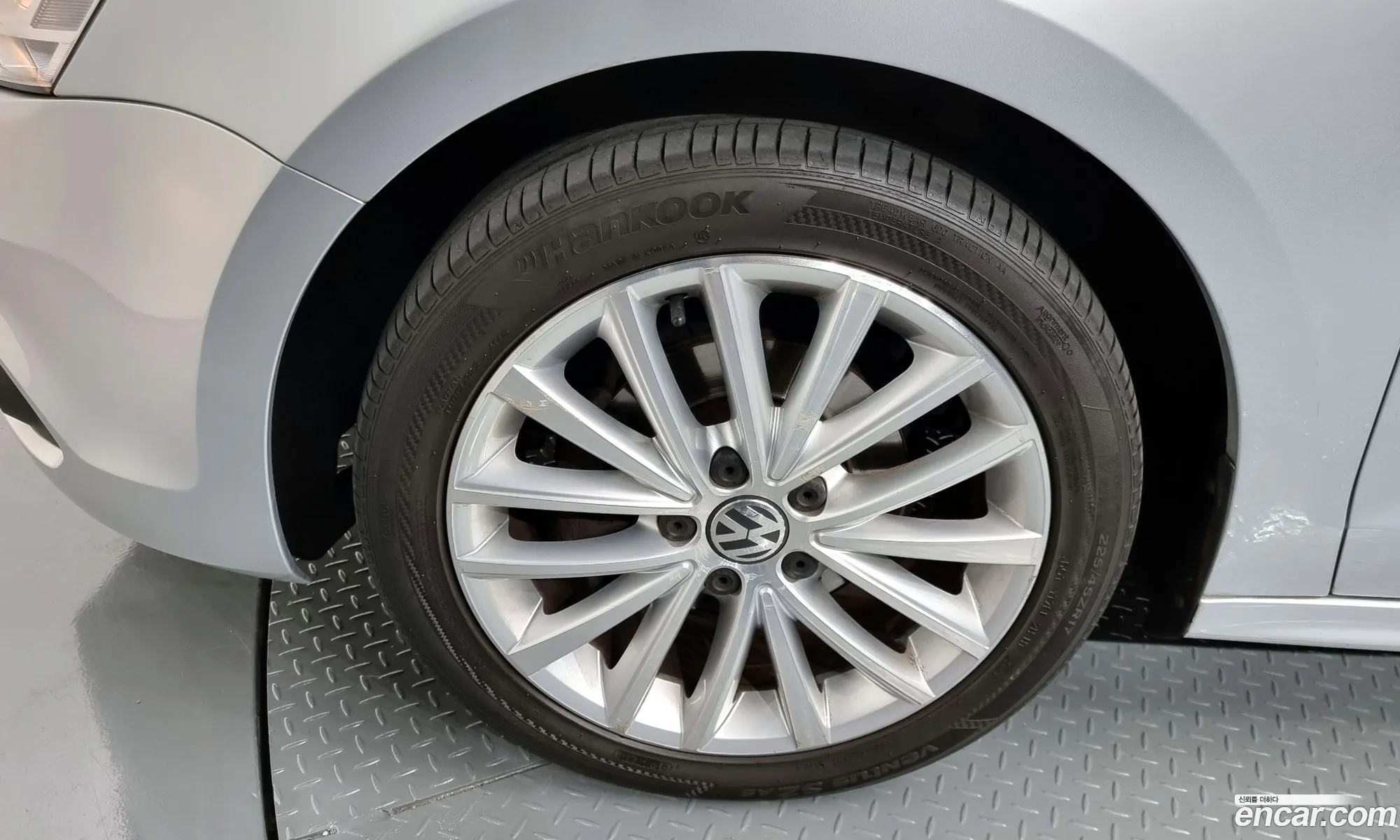 Volkswagen New Jetta 16 Tdi Bluemotion 6Th Generation - фотография 12684006