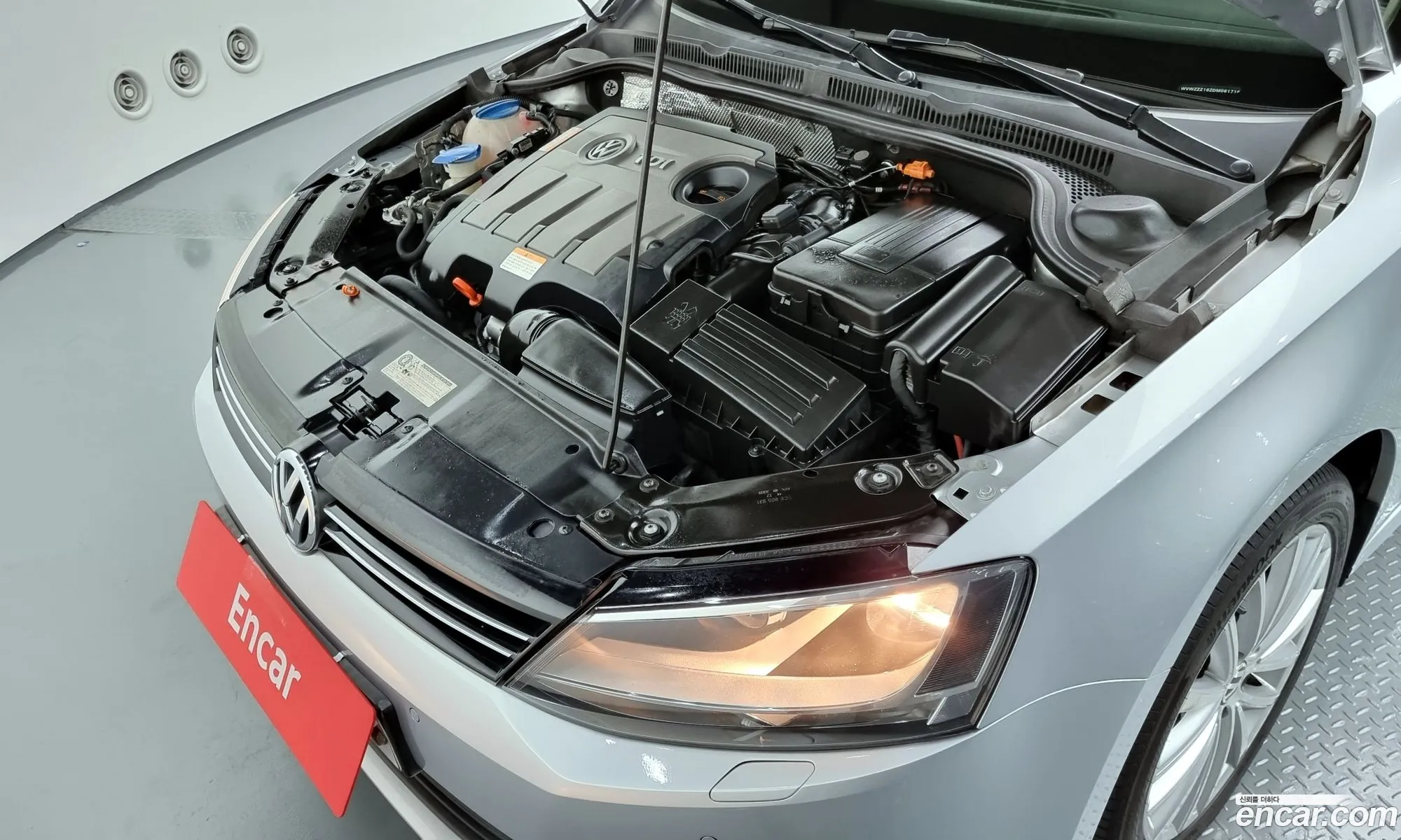 Volkswagen New Jetta 16 Tdi Bluemotion 6Th Generation - фотография 12684007