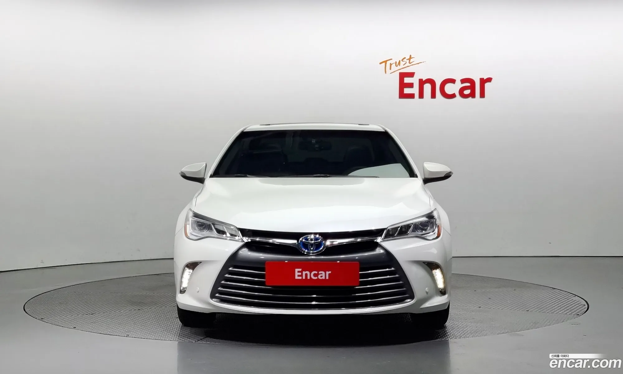 Toyota New Camry Hybrid Xle - фотография 15677765
