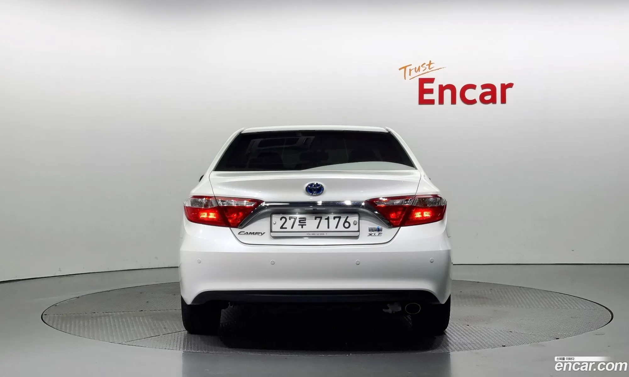 Toyota New Camry Hybrid Xle - фотография 15677766