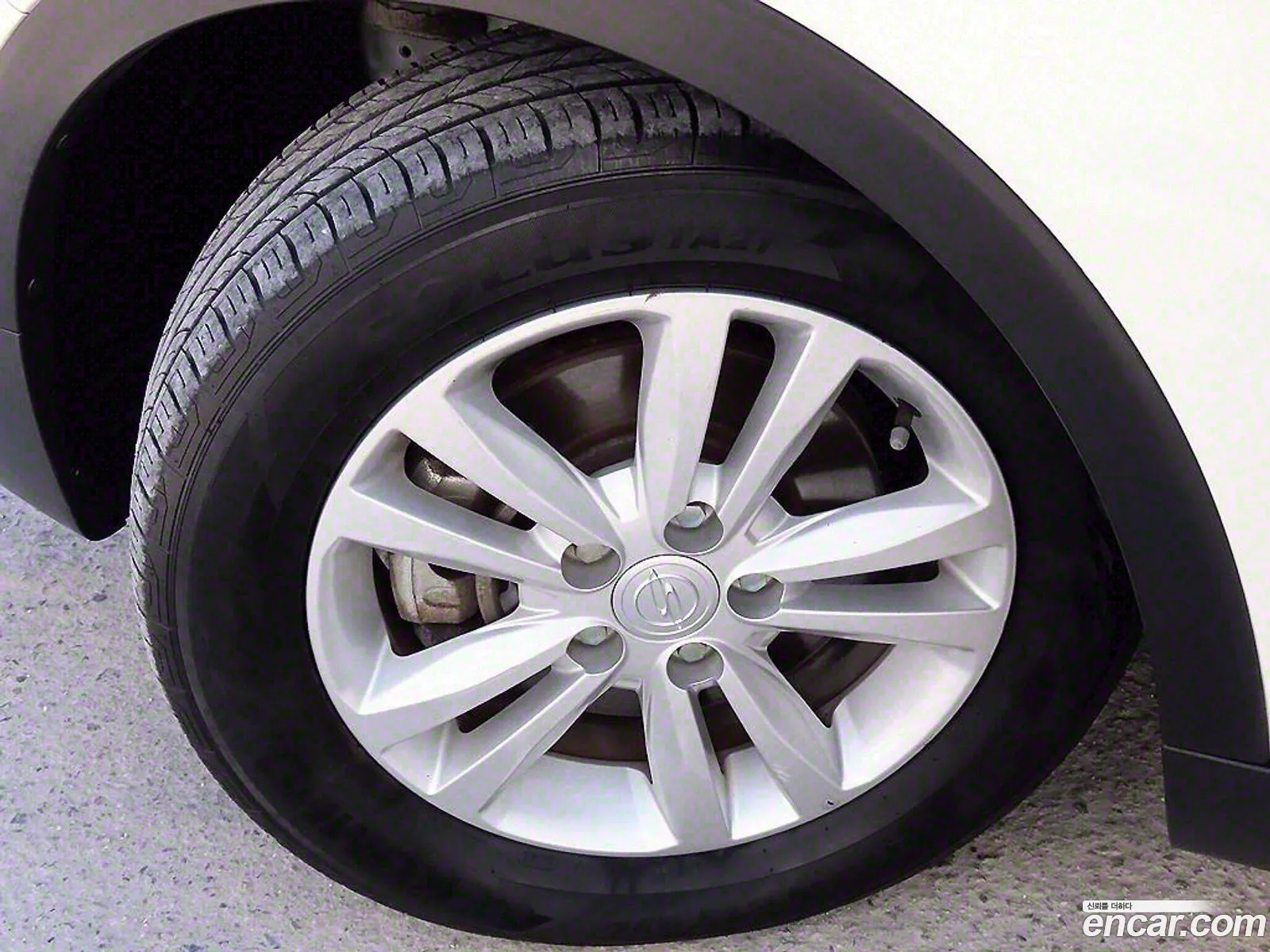 Kg Mobility Ssangyong Tivoli Armor Vx 2Wd - фотография 4645496