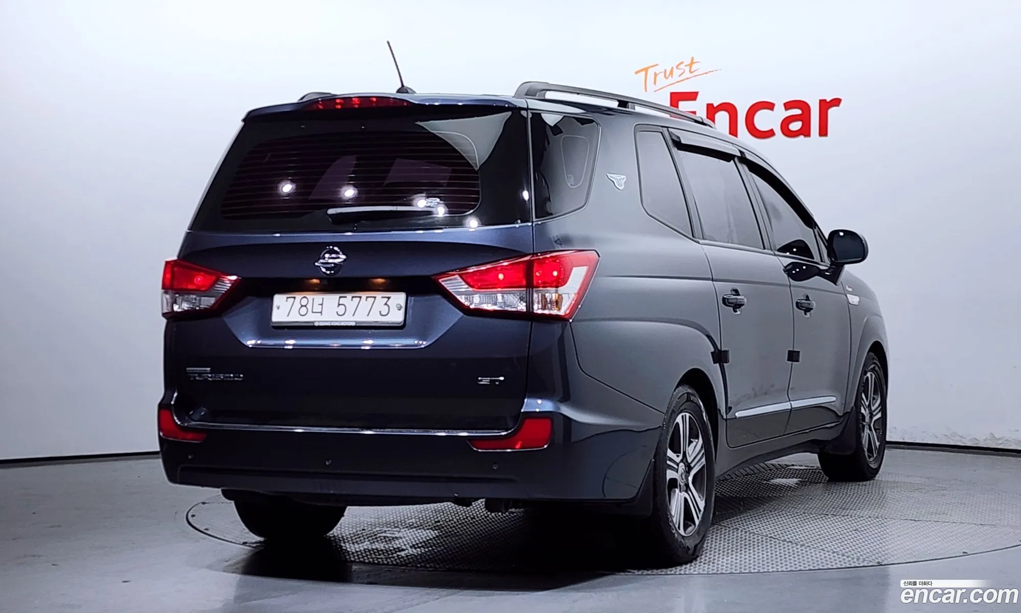 Kg Mobility Ssangyong Korando Turismo 4Wd Gt 11-Seater - фотография 4635670