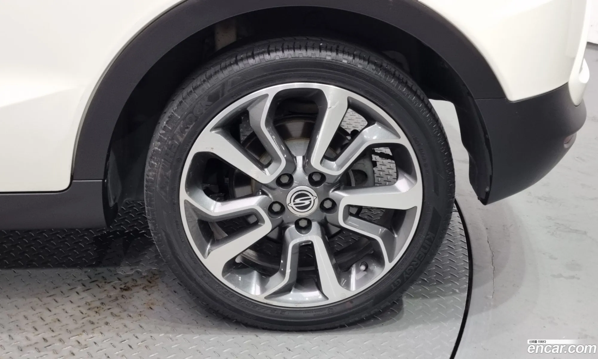 Kg Mobility Ssangyong Tivoli Diesel Vx 2Wd - фотография 4613240