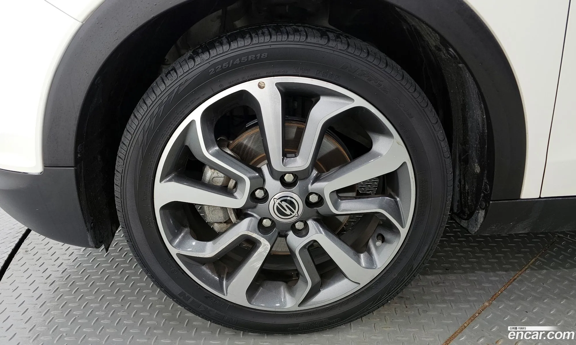 Kg Mobility Ssangyong Tivoli Lx 2Wd Luxury Model - фотография 7573807
