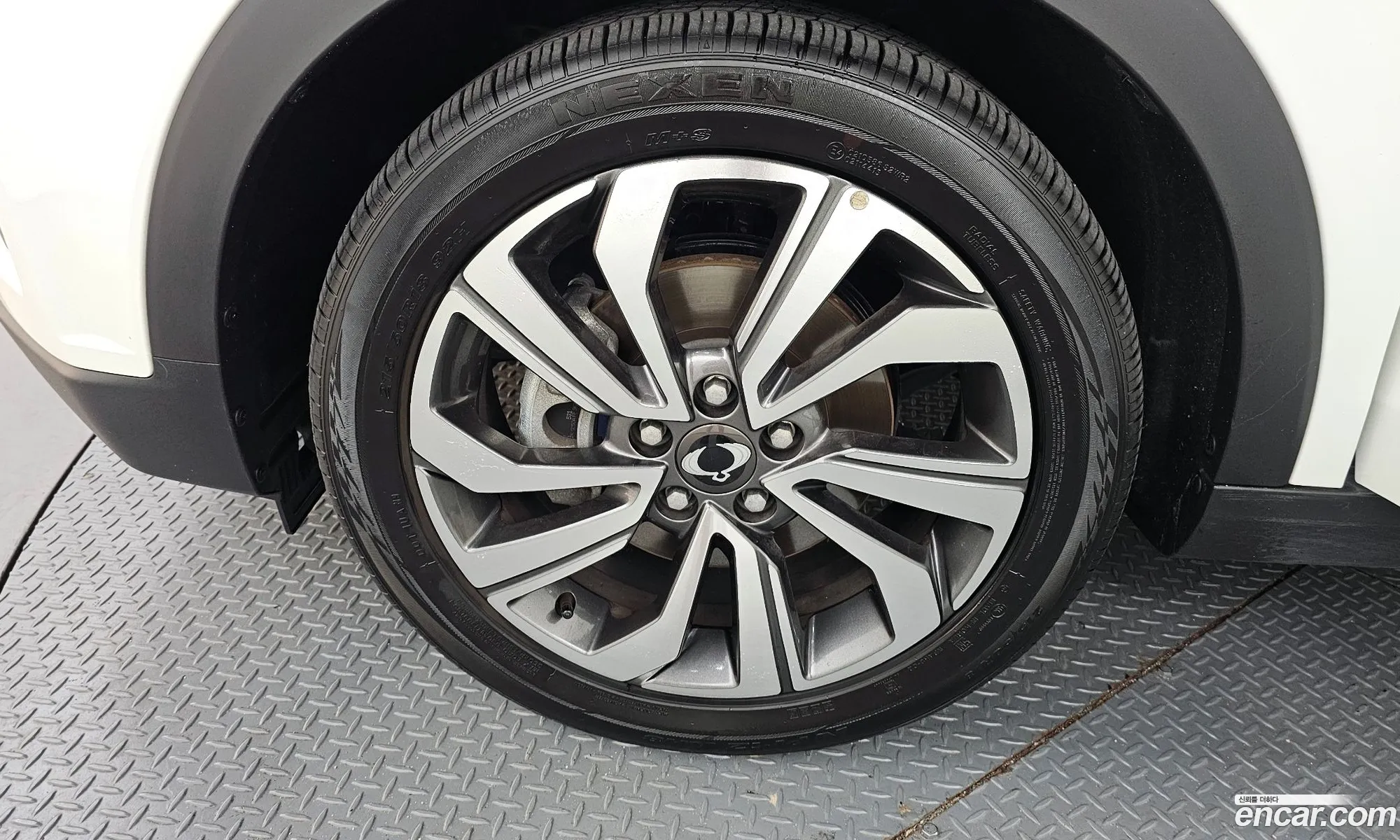 Kg Mobility Ssangyong Very New Tivoli Gasoline 15 2Wd V3 - фотография 4663917