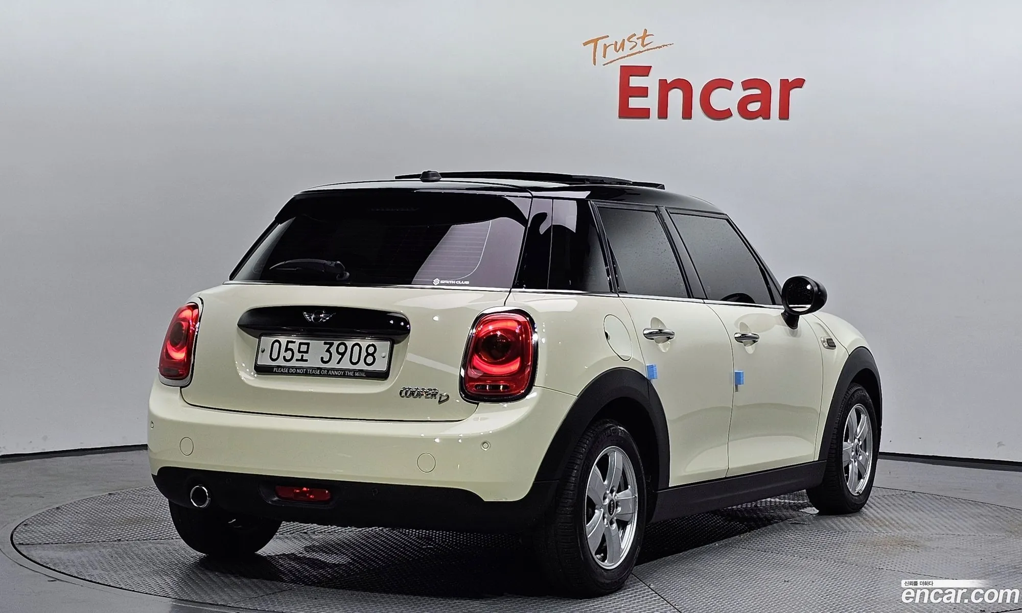 Mini Cooper D 5-Door Basic Model 3Rd Generation - фотография 313655