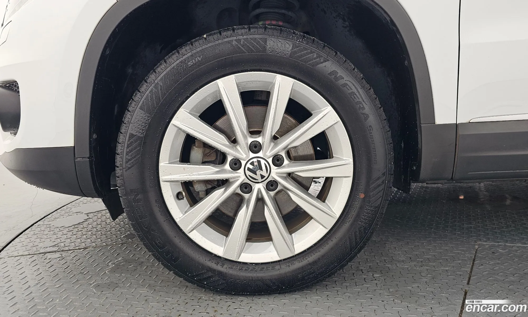 Volkswagen New Tiguan 20 Tdi Comfort 5N - фотография 12704196