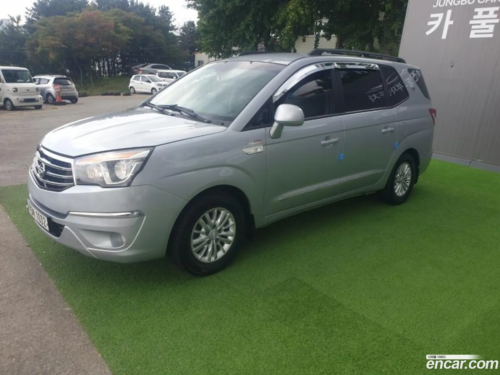 Kg Mobility Ssangyong Korando Turismo 2Wd Gt 11-Seater - фотография 4573055
