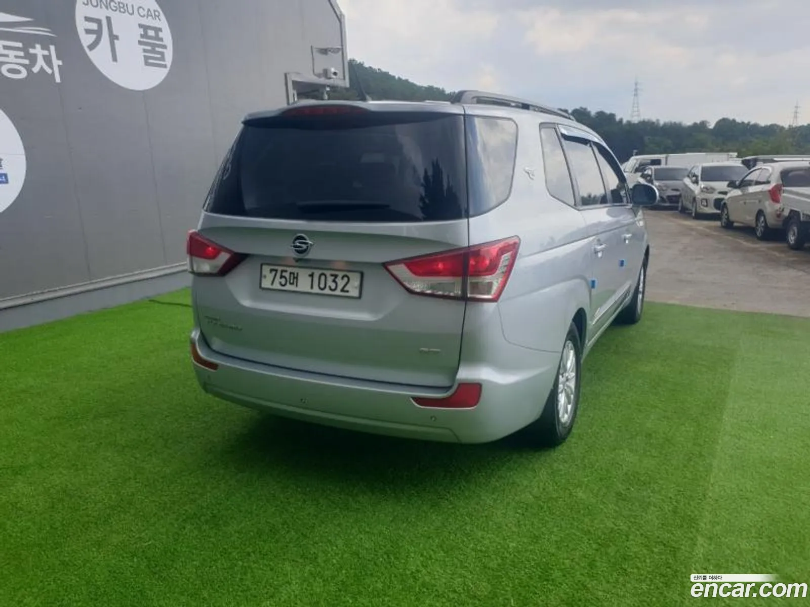 Kg Mobility Ssangyong Korando Turismo 2Wd Gt 11-Seater - фотография 4573058