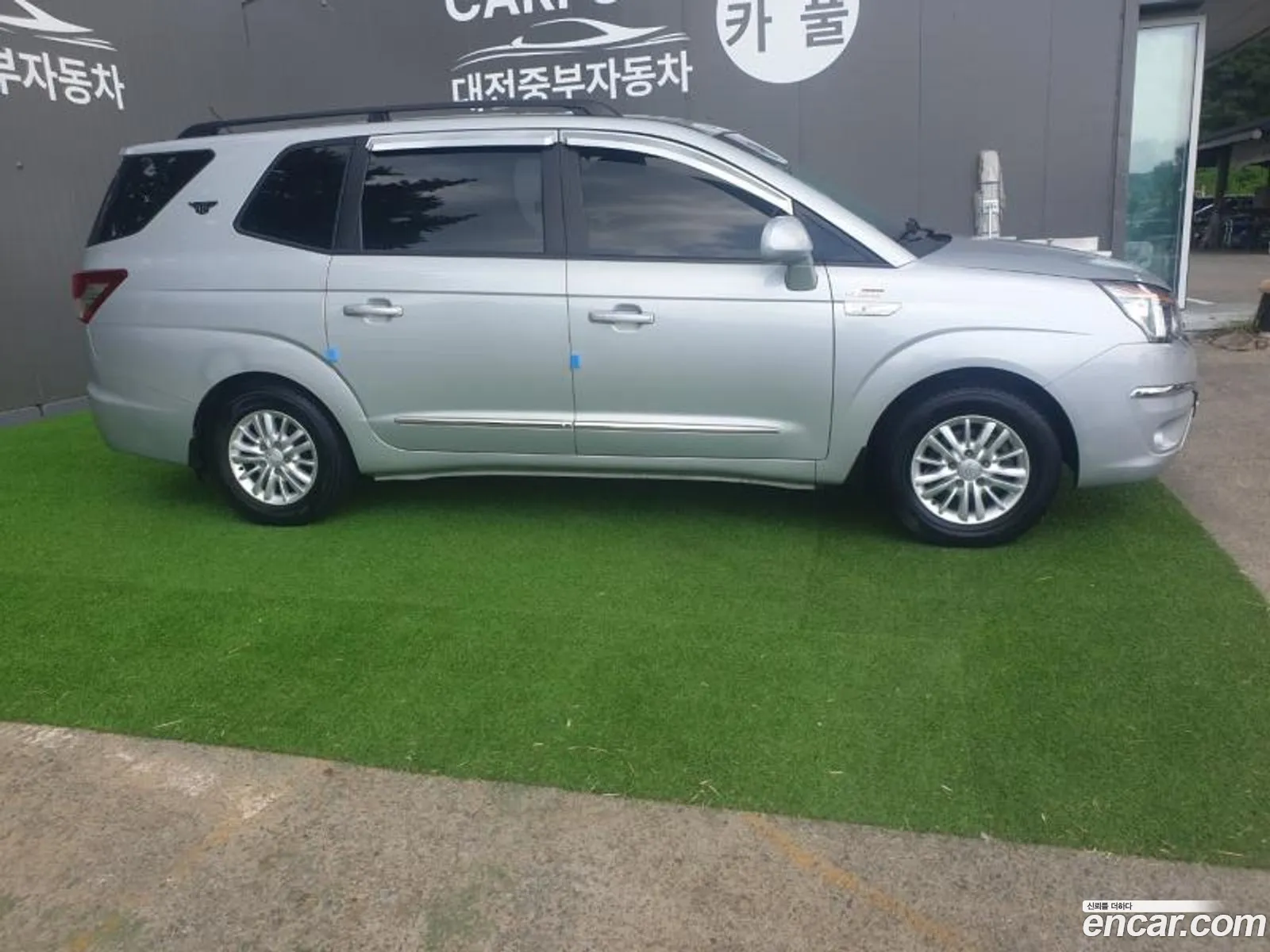 Kg Mobility Ssangyong Korando Turismo 2Wd Gt 11-Seater - фотография 4573059