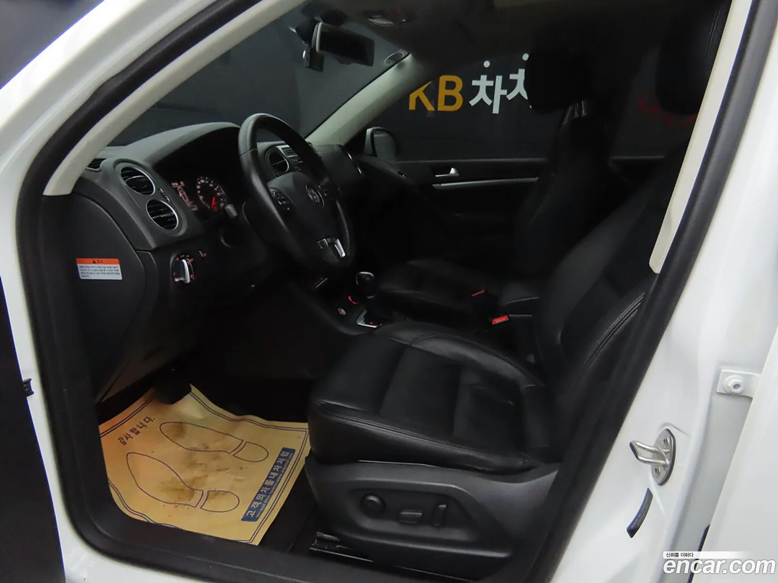 Volkswagen New Tiguan 20 Tdi Premium 5N - фотография 12704208