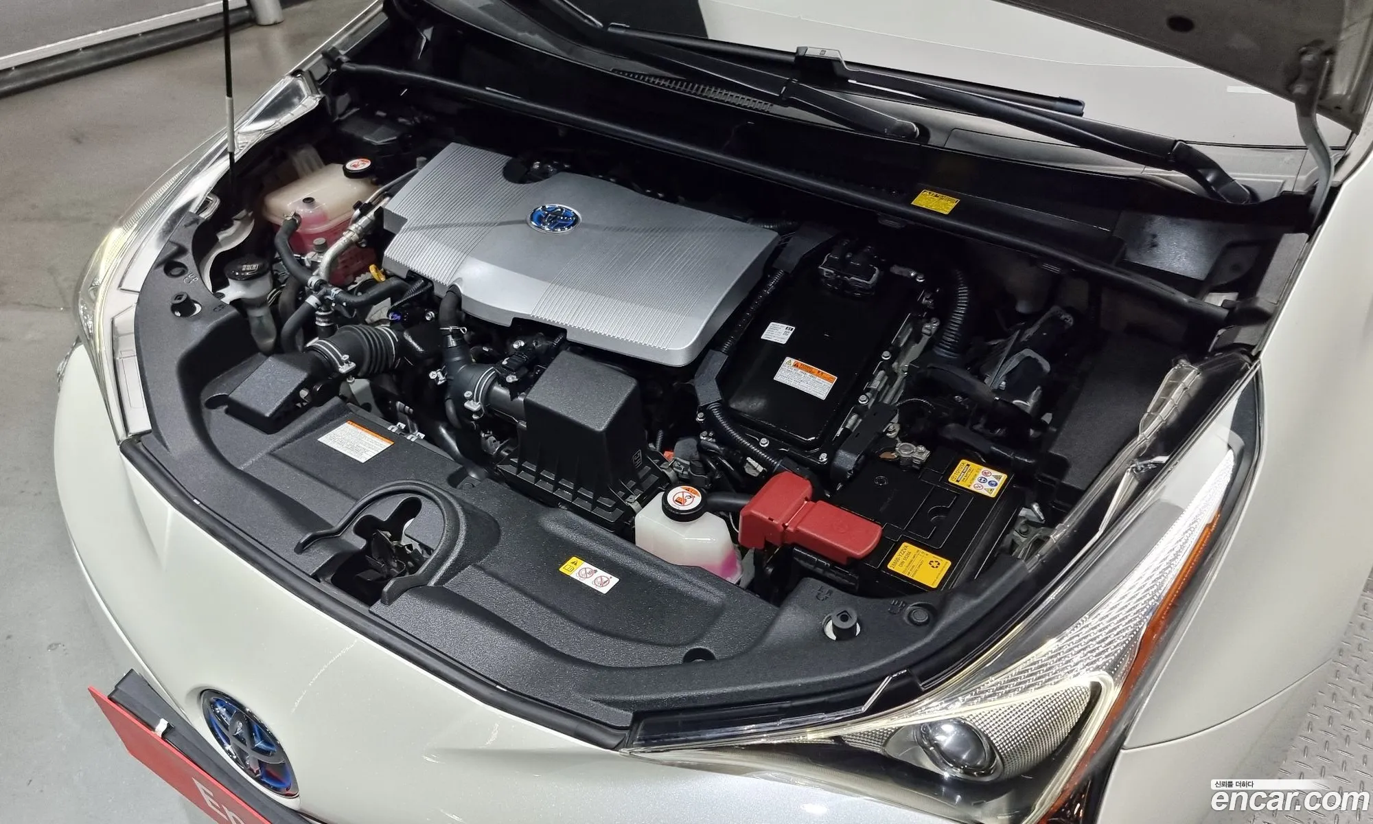 Toyota Prius 4Th Generation 18 E - фотография 15677710