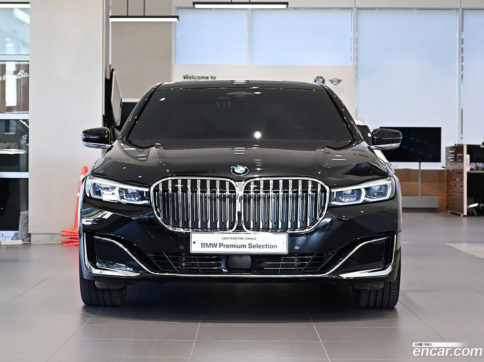 BMW 7 Series G11 745E Iperformance Design Pure Excellence - фотография 119423