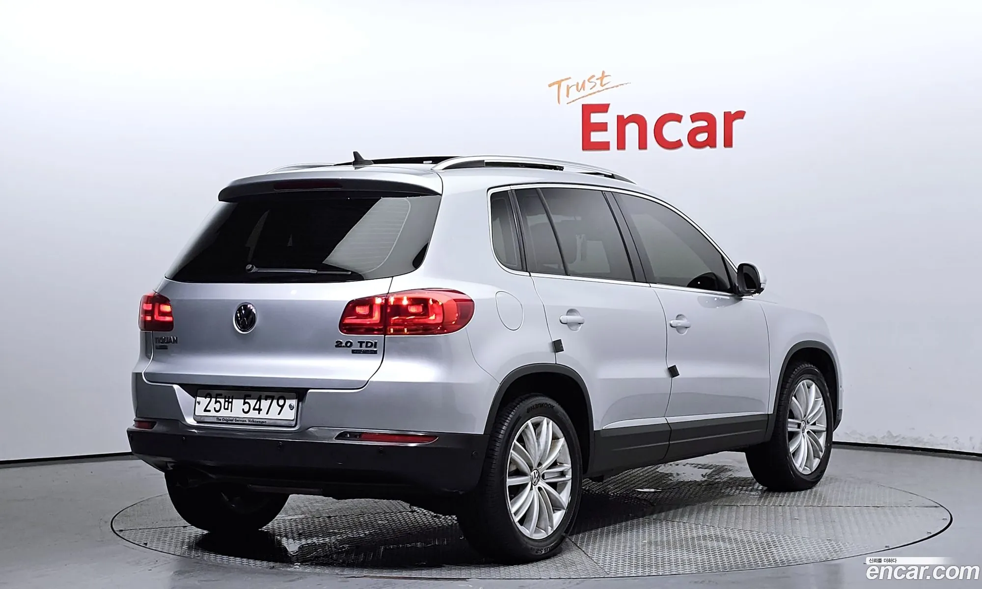 Volkswagen New Tiguan 20 Tdi Premium 5N - фотография 12685253