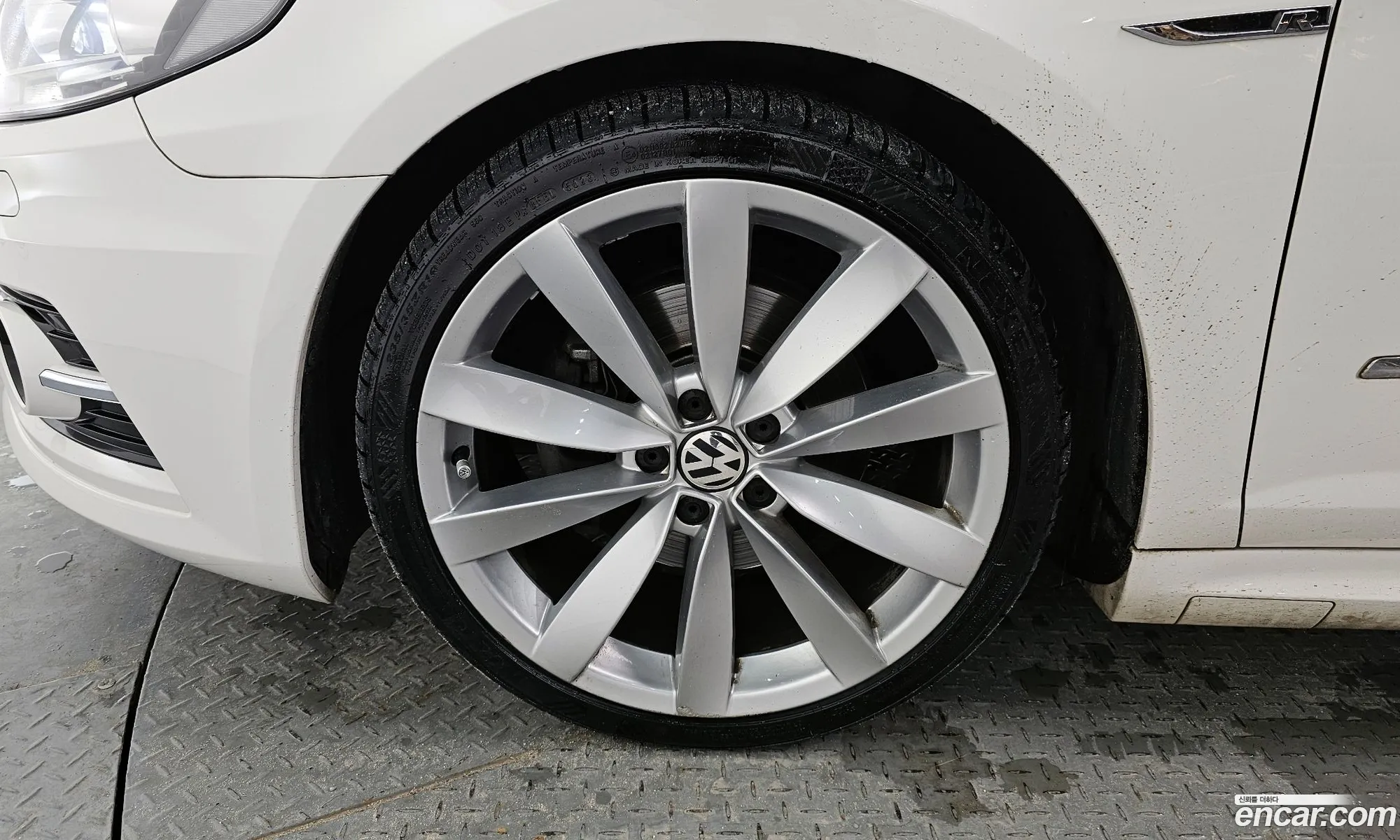 Volkswagen New Cc 20 Tdi Bluemotion R Line - фотография 12677485
