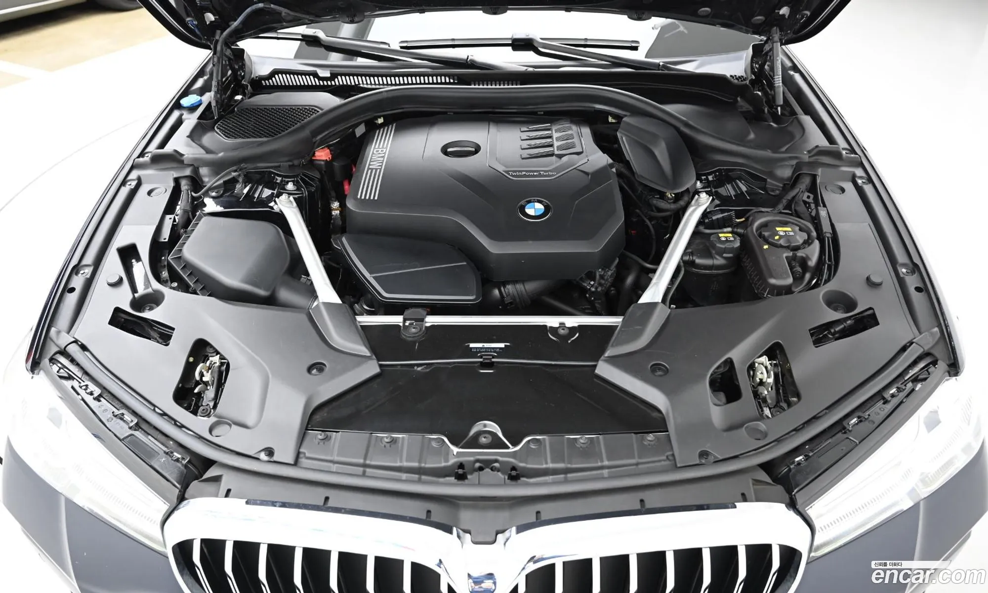 BMW 5 Series G30 520I M Sports - фотография 14114600