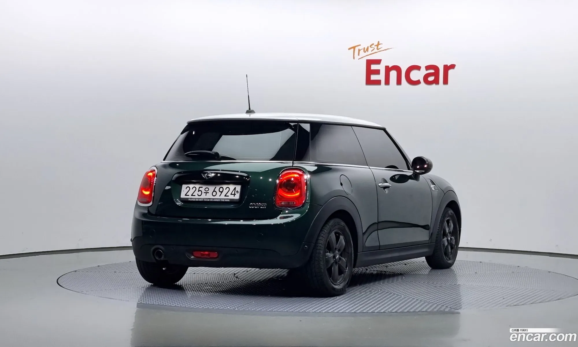 Mini Cooper Basic 3Rd Generation - фотография 9349432