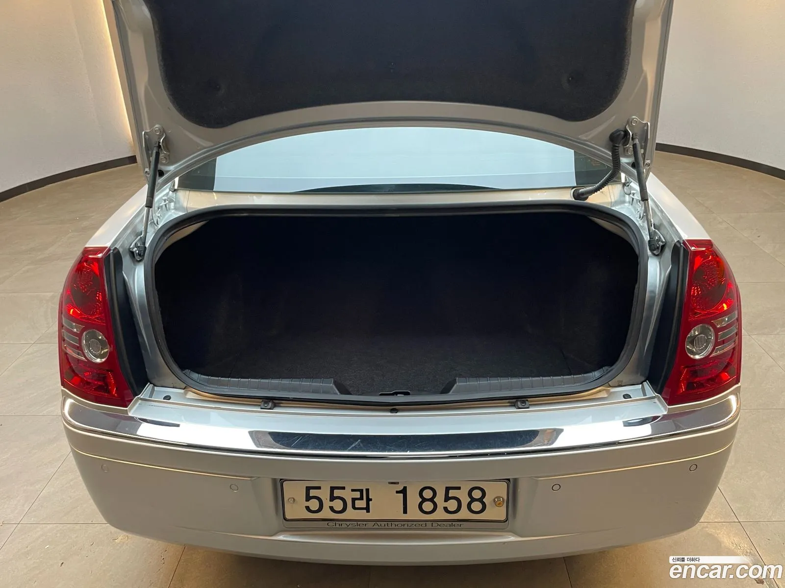 Chrysler 300C 35 Signature 1St Generation - фотография 3503512