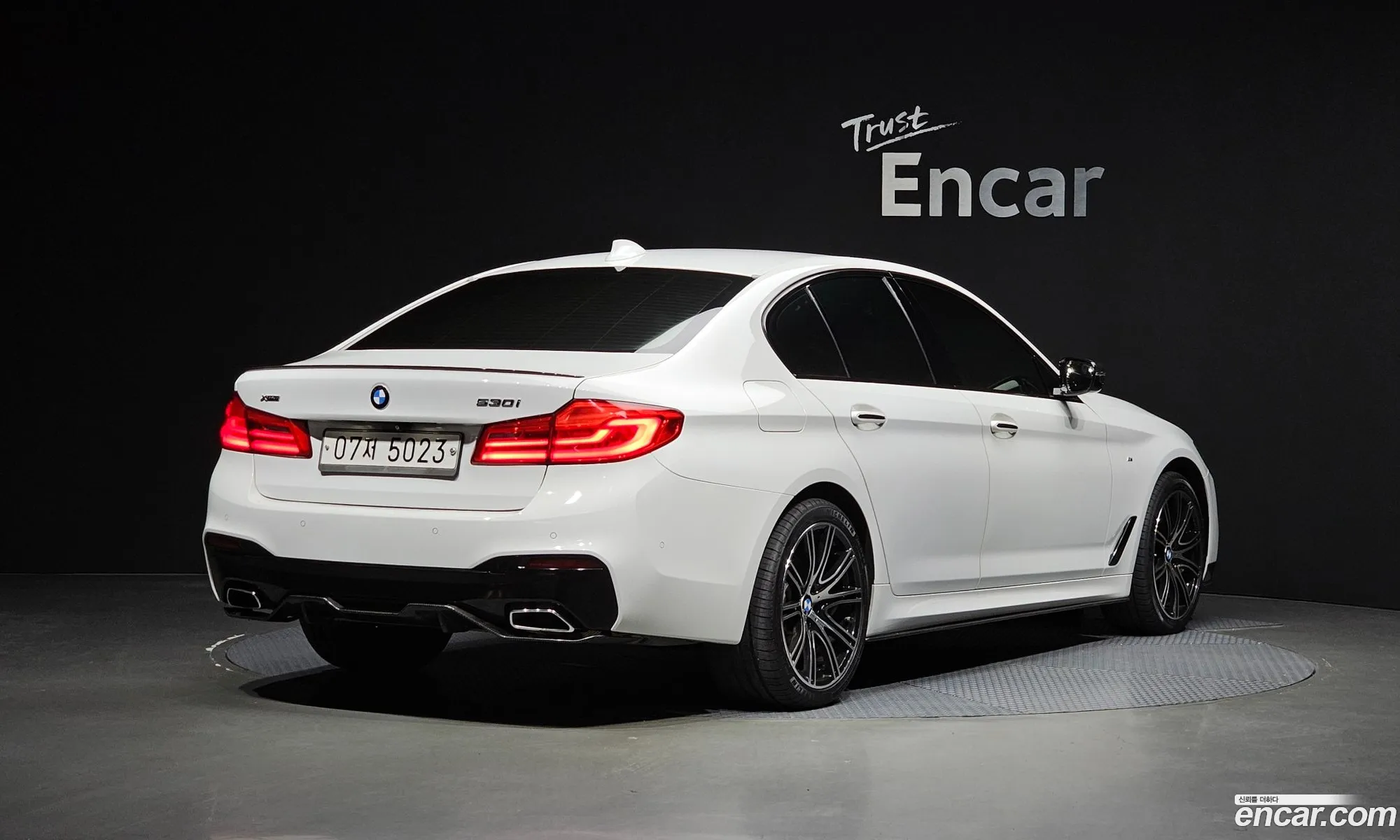 BMW 5 Series G30 530I xDrive M Sports - фотография 147956