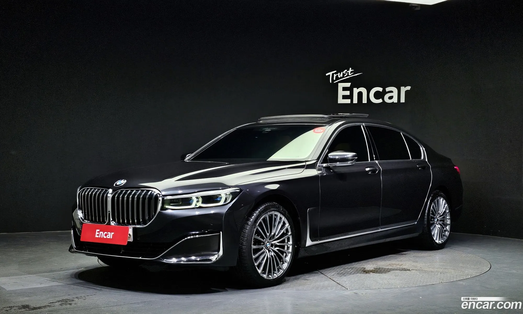 BMW 7 Series G11 740Li xDrive Design Pure Excellence - фотография 12009283