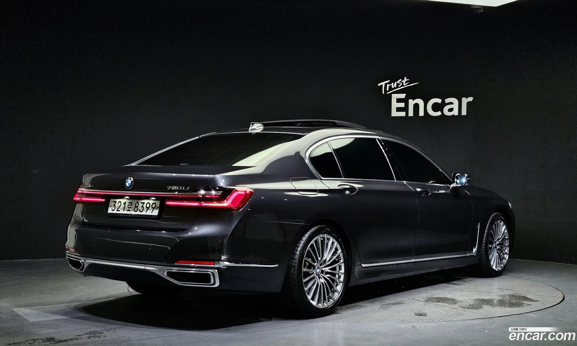 BMW 7 Series G11 740Li xDrive Design Pure Excellence - фотография 12009284