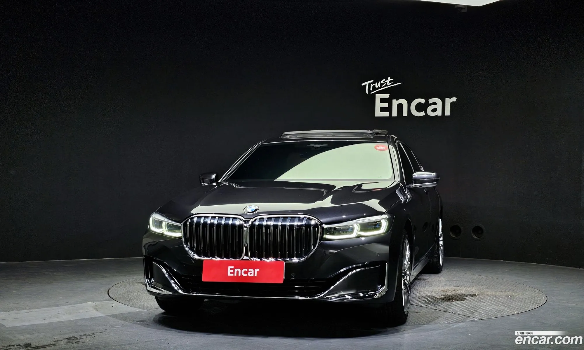BMW 7 Series G11 740Li xDrive Design Pure Excellence - фотография 12009285