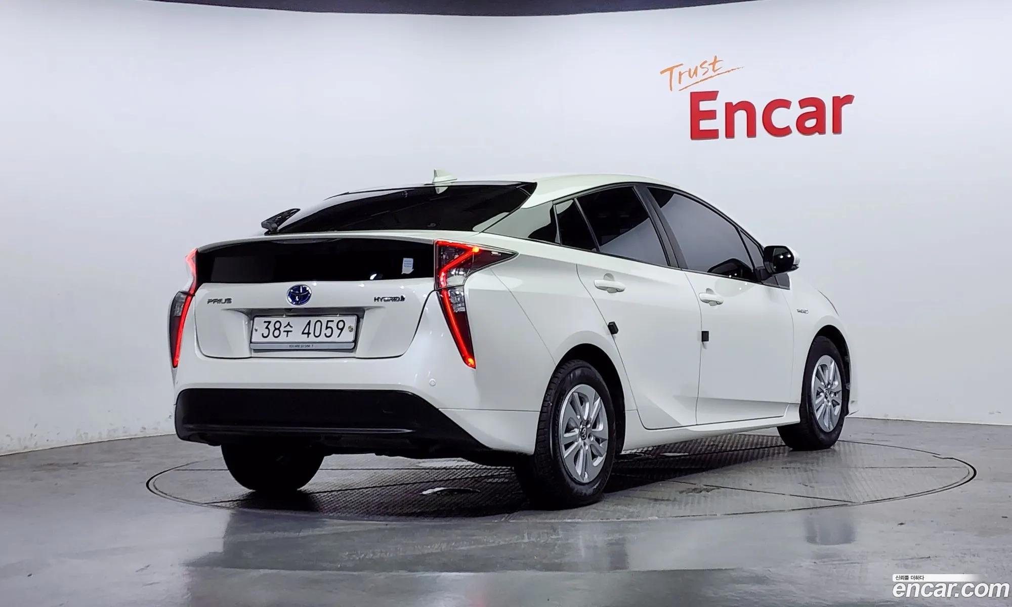 Toyota Prius 4Th Generation 18 E - фотография 15677724