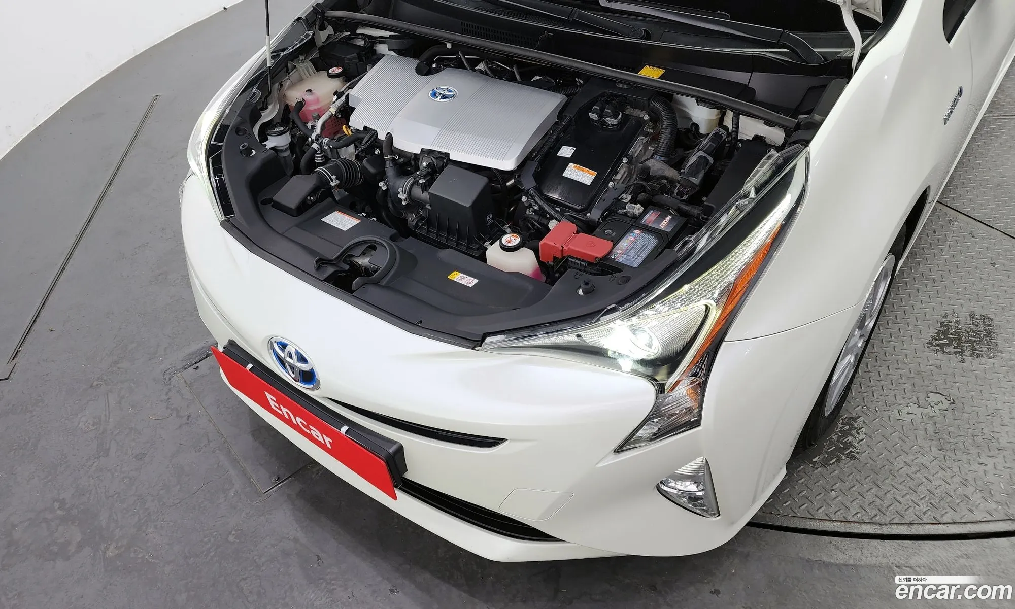 Toyota Prius 4Th Generation 18 E - фотография 15677728