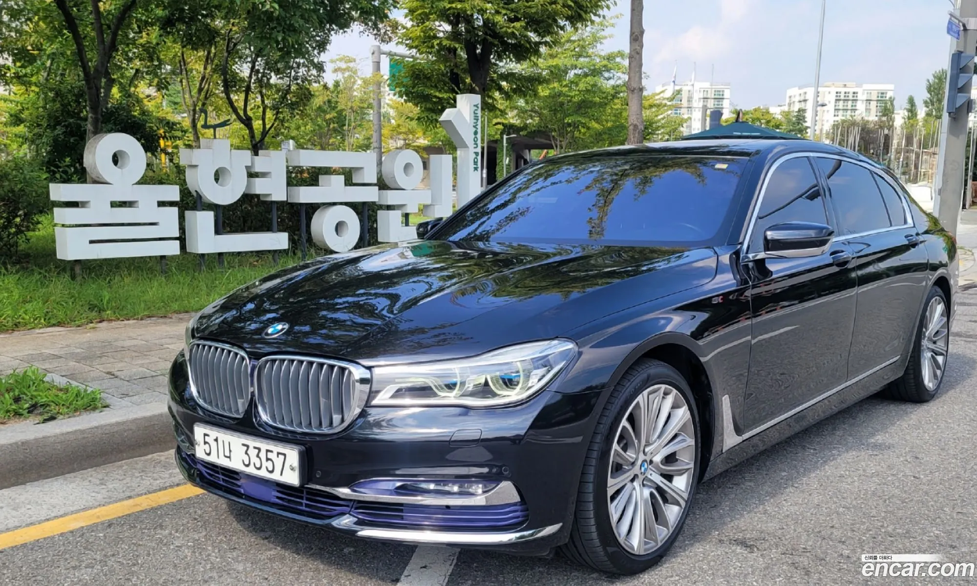 BMW 7 Series G11 750Li xDrive - фотография 14844780
