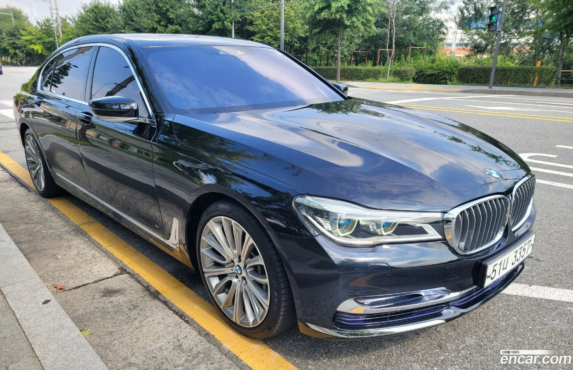 BMW 7 Series G11 750Li xDrive - фотография 14844782