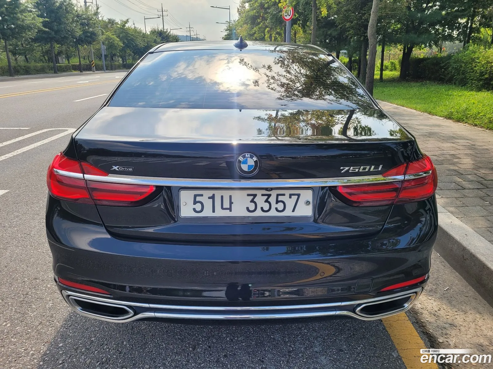 BMW 7 Series G11 750Li xDrive - фотография 14844784