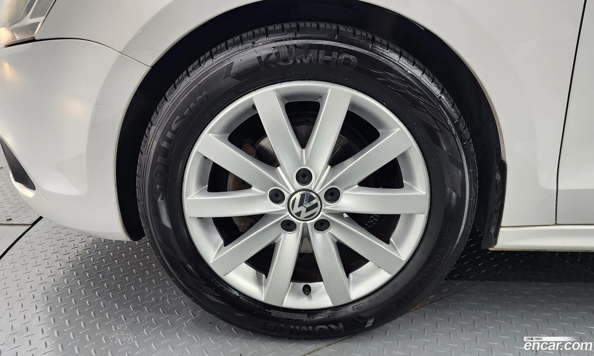 Volkswagen New Jetta 20 Tdi 6Th Generation - фотография 12504893
