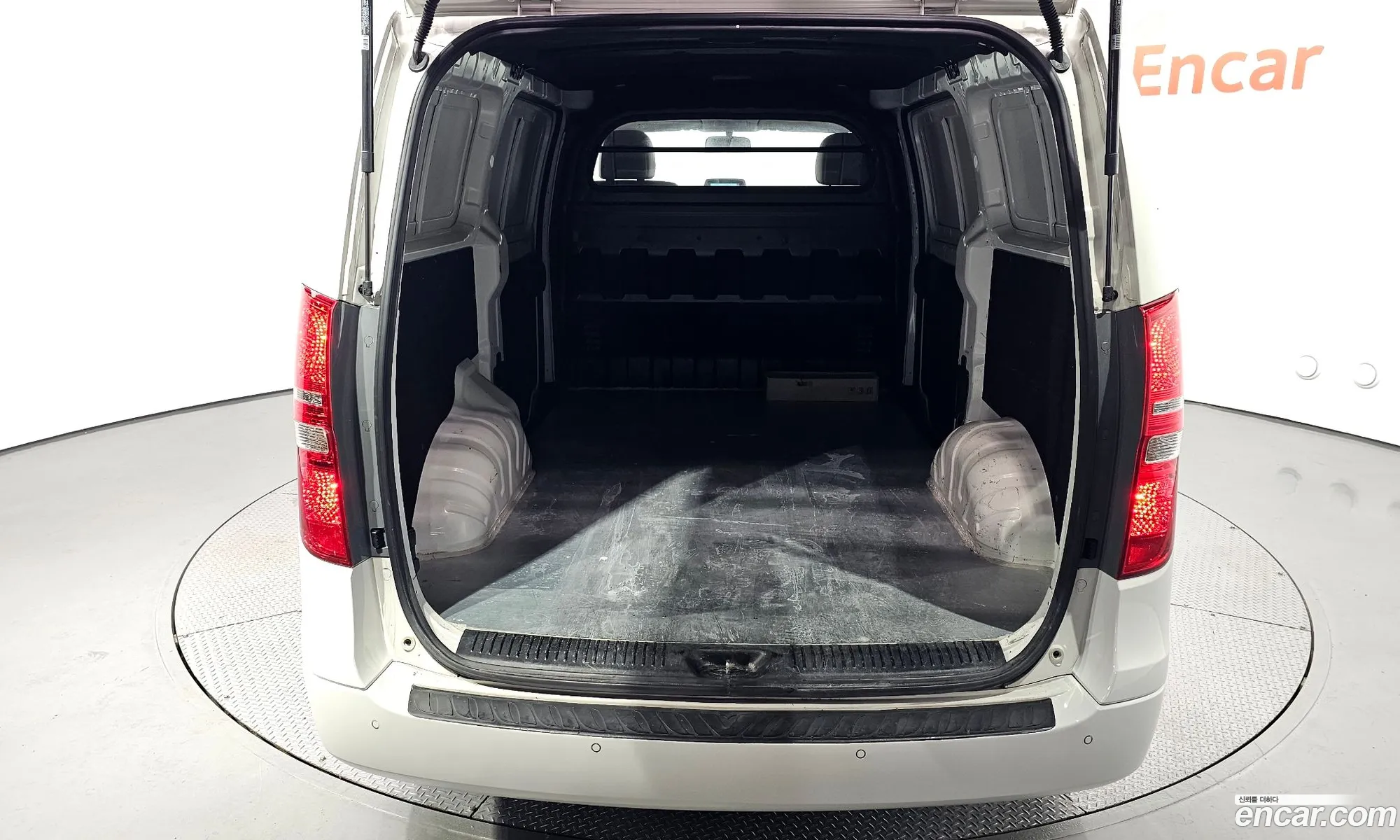 The New Grand Starex Van 3 -Seater Smart - фотография 16987057
