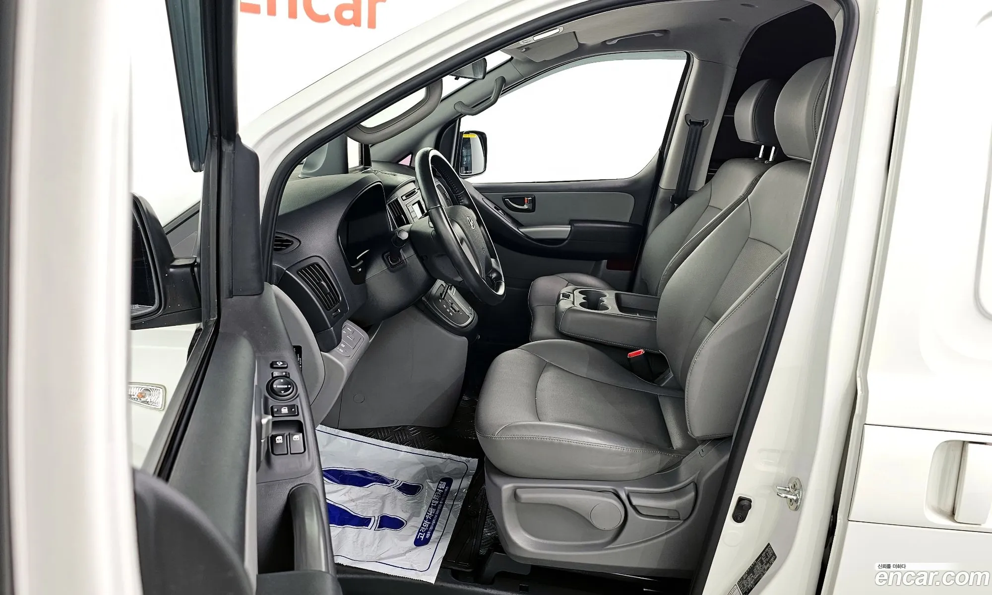 The New Grand Starex Van 3 -Seater Smart - фотография 16987055