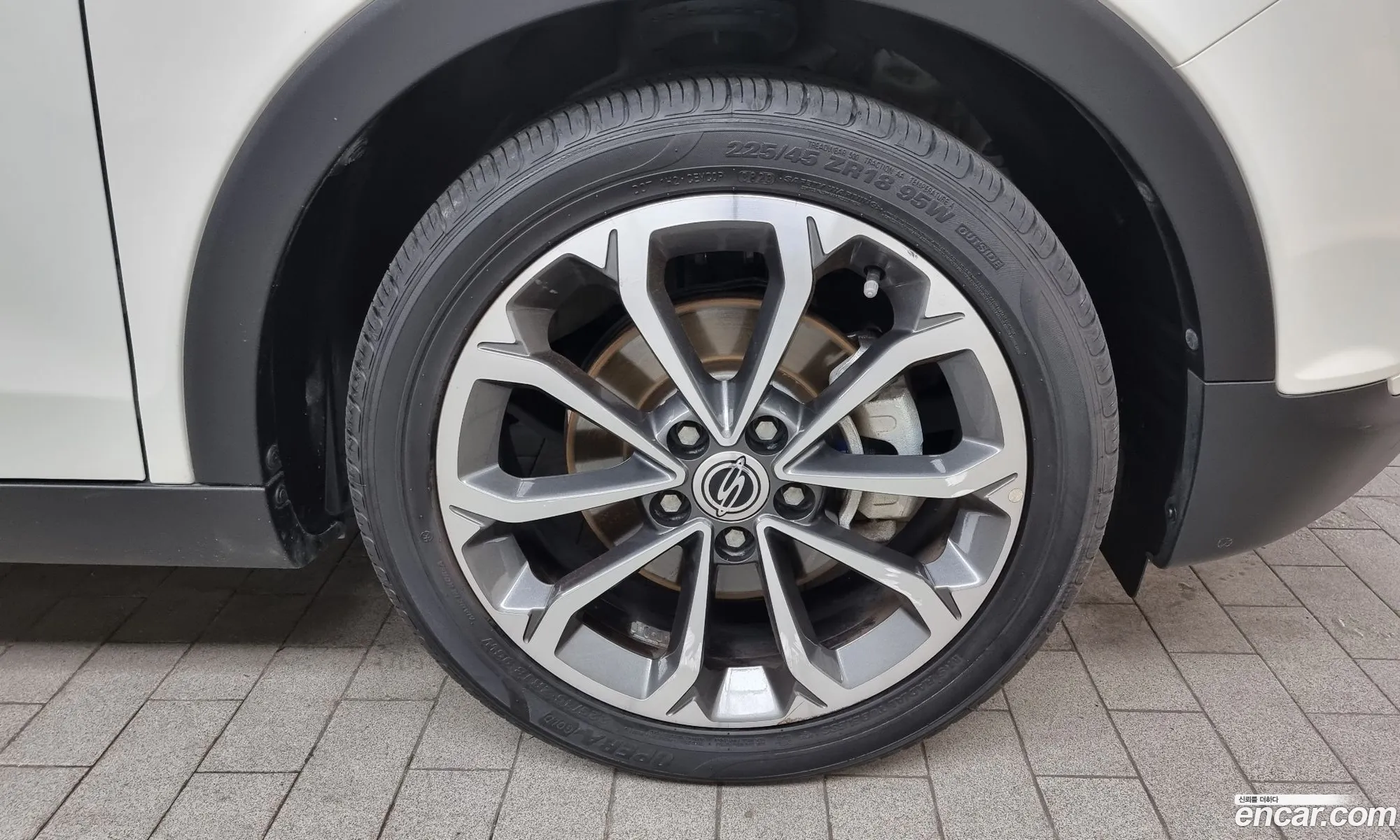 Kg Mobility Ssangyong Tivoli Vx 2Wd - фотография 4379219