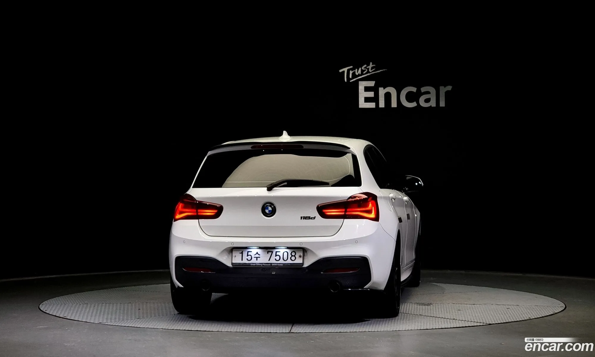 BMW 1 Series F20 118D M Sports Shadow 5-Door - фотография 12612175