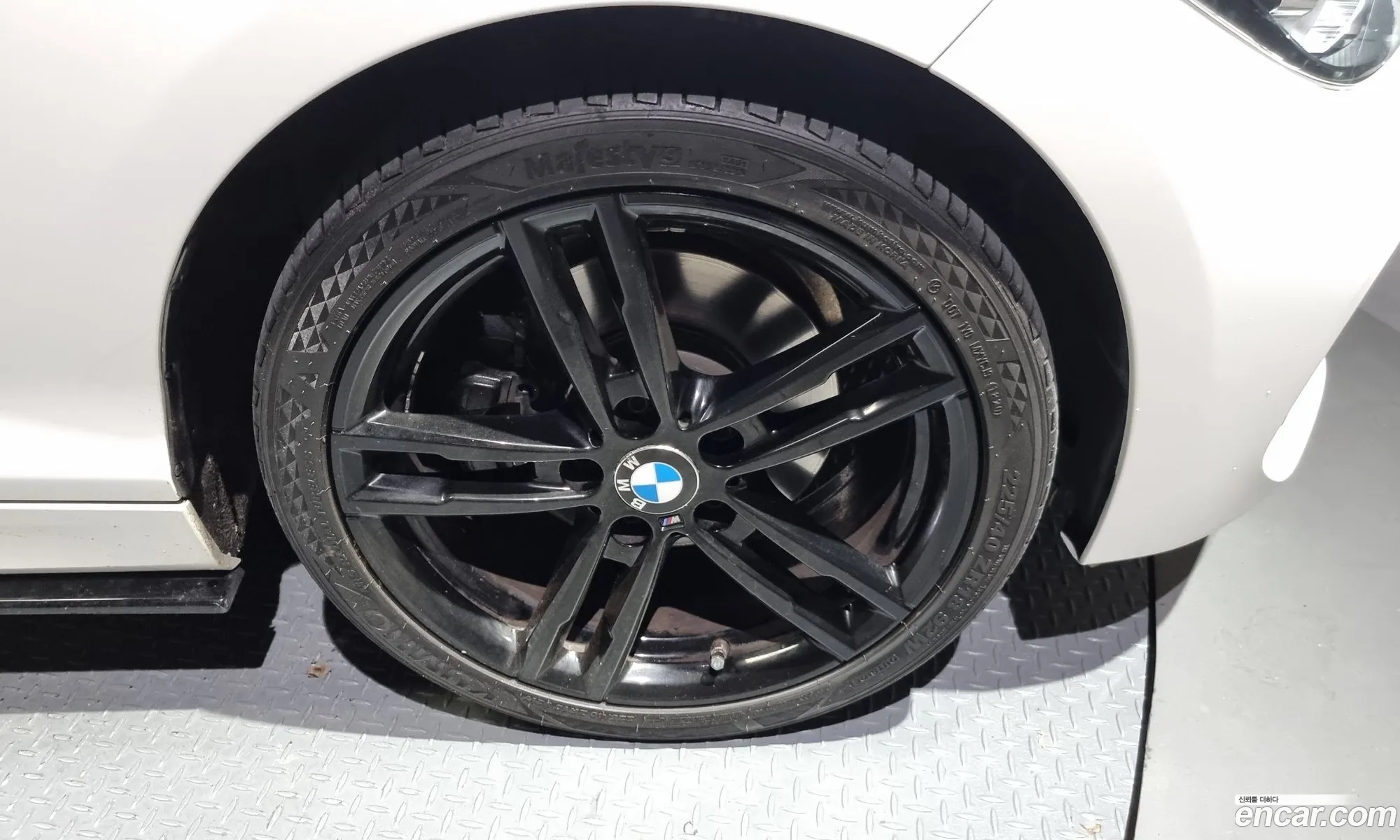 BMW 1 Series F20 118D M Sports Shadow 5-Door - фотография 12612176