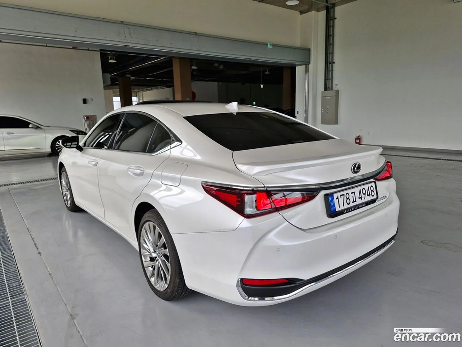 Lexus Es300H 7Th Generation Executive - фотография 6353474