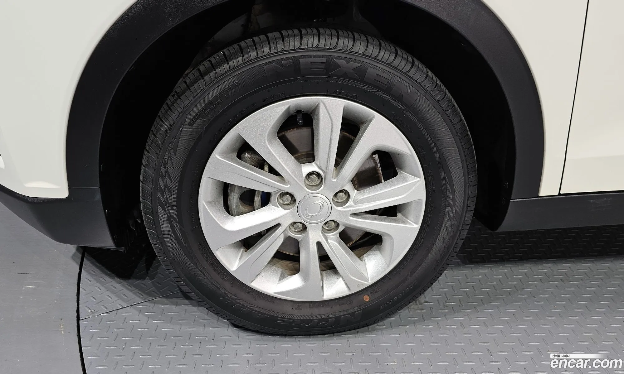 Kg Mobility Ssangyong Very New Tivoli Gasoline 15 2Wd V1 - фотография 14390699
