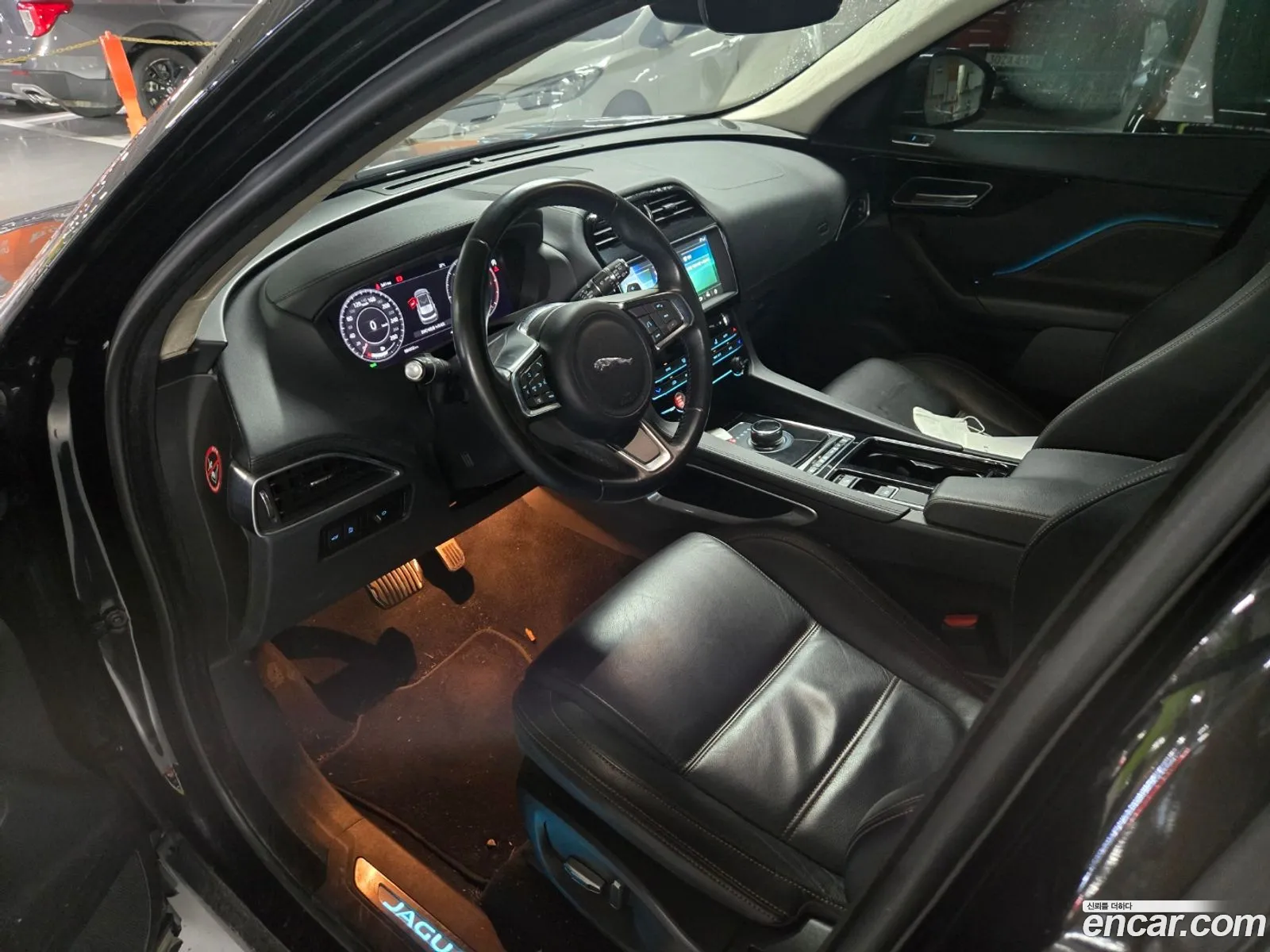 Jaguar F-Pace 20D Prestige - фотография 4482499