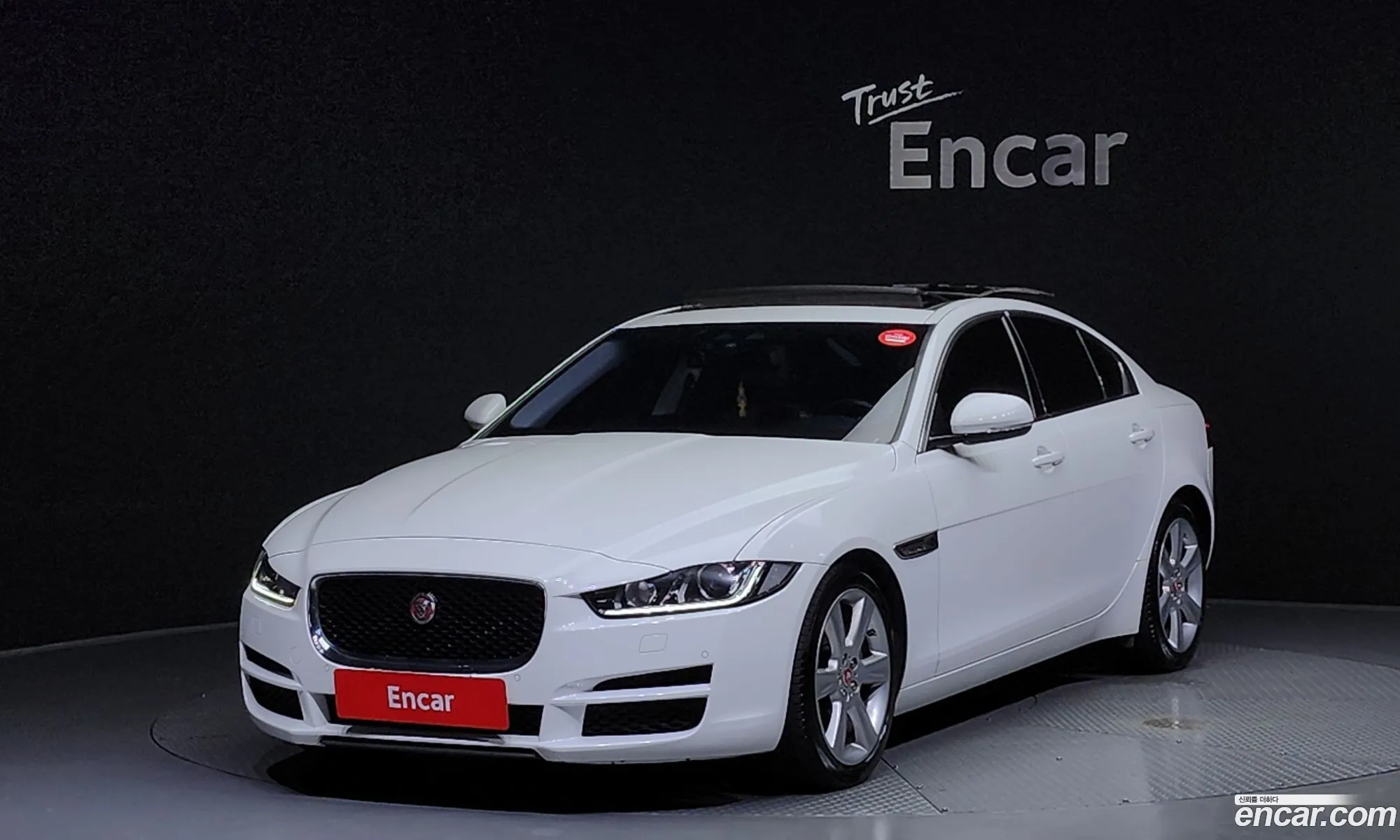 Jaguar Xe 20D Portfolio - фотография 4482483