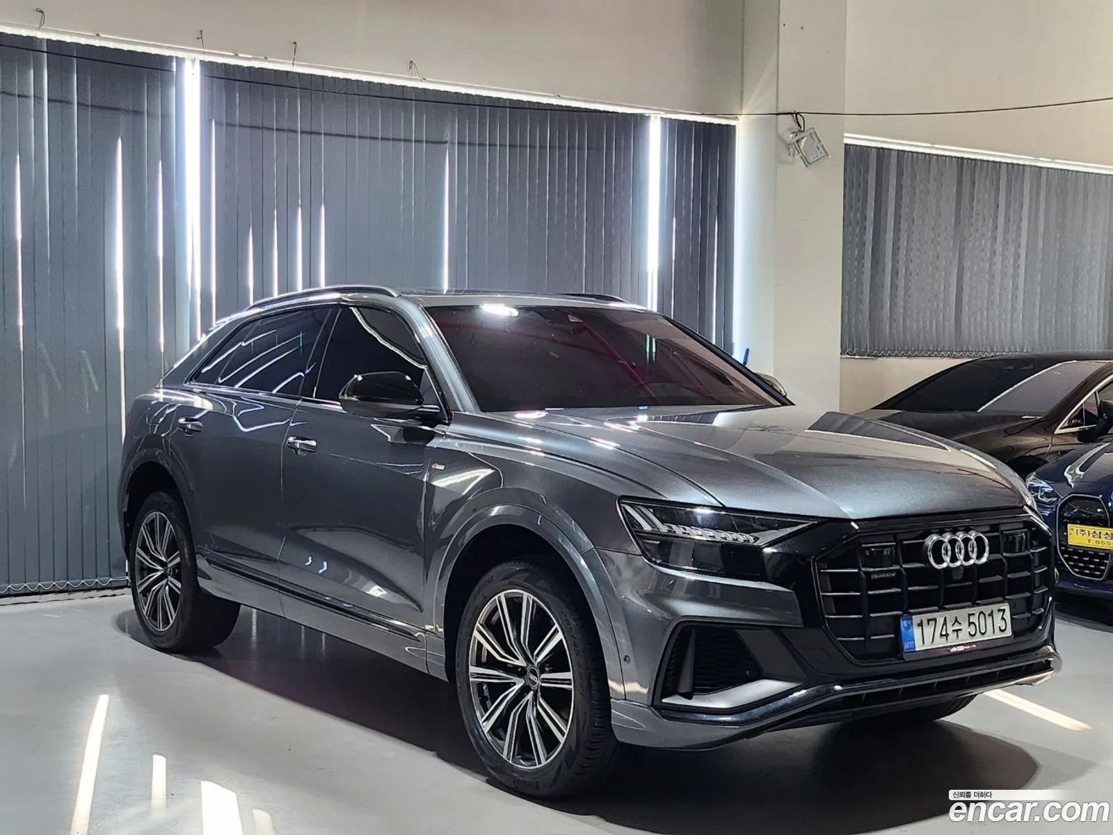 Audi Q8 4M 55 Tfsi Quattro Premium - фотография 12702978